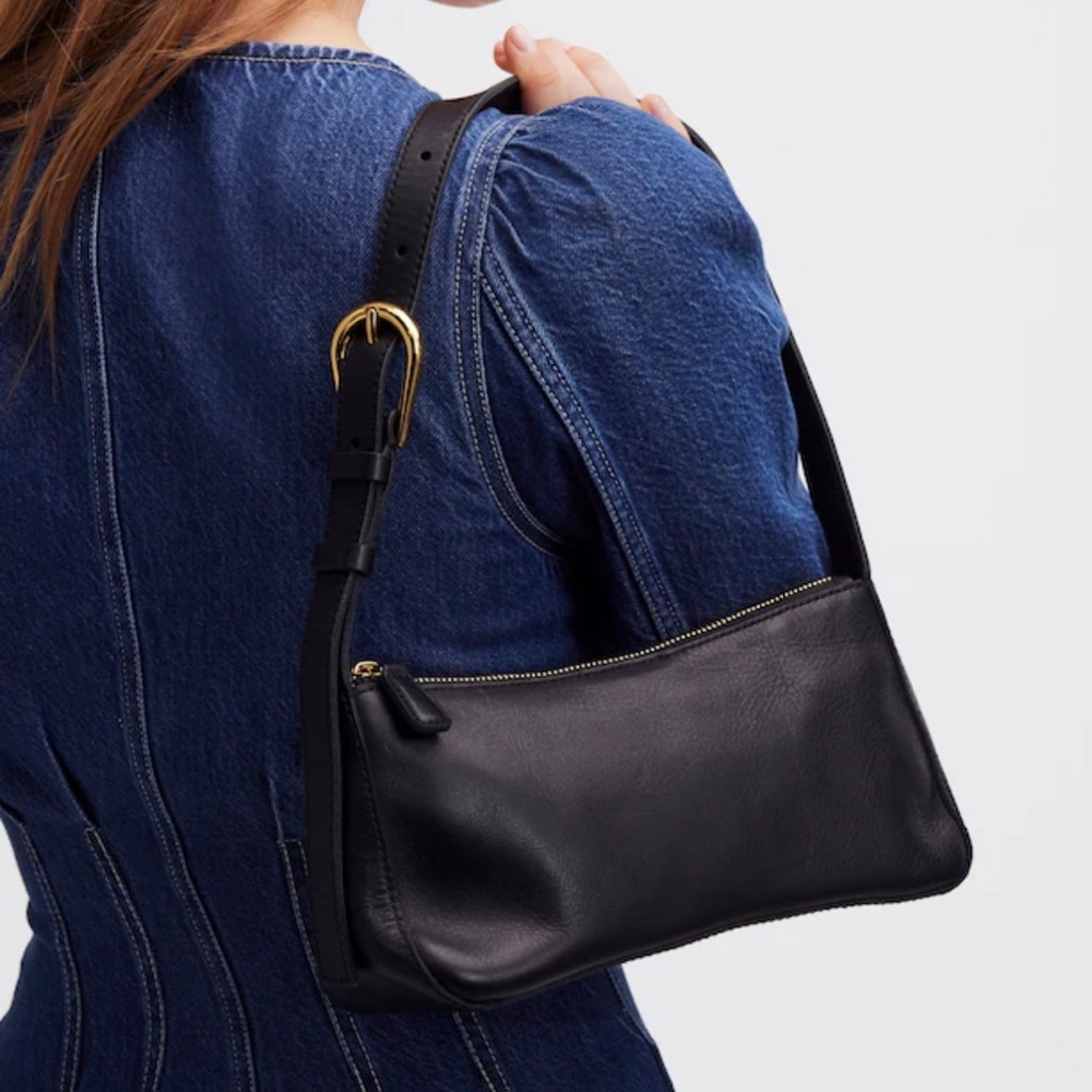 NWT Madewell The Sculptural Buckle Shoulder Bag True Black Leather